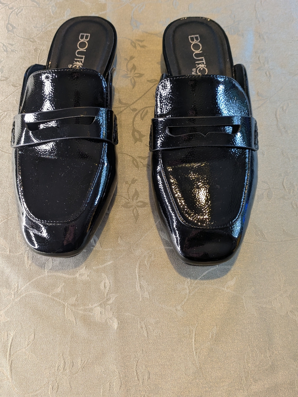 Boutique By Corkys women's blk patent penny loafer style flats size 9